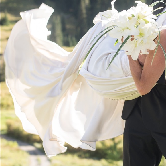 Designer Romona Keveza Silk Ivory Wedding Dress - Picture 8 of 8